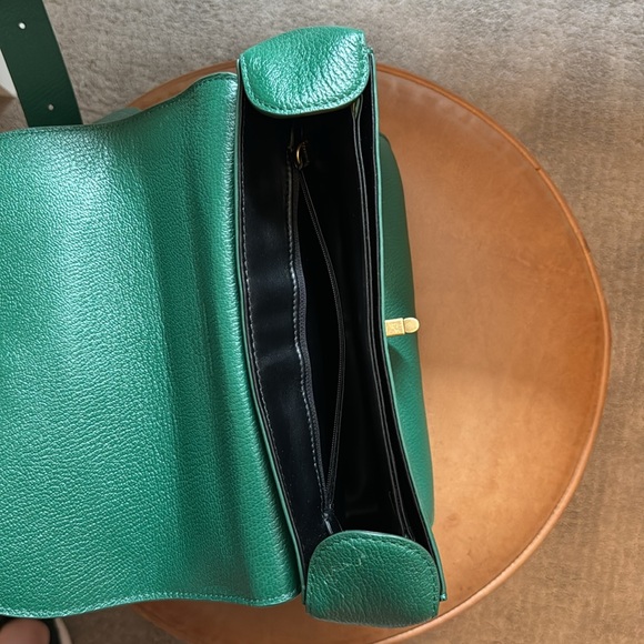 Stunning emerald green crossbody bag with gold hardware. Rebecca Minkoff - Picture 6 of 8